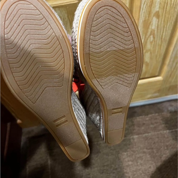 Toms Marisol wedges size 9 - Picture 2 of 3